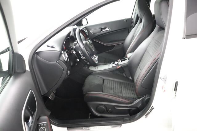 Mercedes-Benz GLA-KLASSE 180 Business Solution AMG Night Upgrade | NAP | Automaat | Pano | Leder/Alcantara | Camera | Keyless