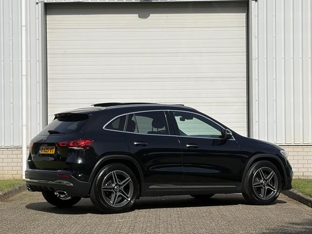 Mercedes-Benz GLA-KLASSE 200 Business Solution AMG / Pano / Camera / Elektrische Stoelen met Geheugen / Stoelverwarming / Elektrische Achterklep /