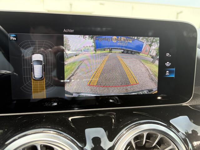 Mercedes-Benz GLA-KLASSE 200 Business Solution AMG / Pano / Camera / Elektrische Stoelen met Geheugen / Stoelverwarming / Elektrische Achterklep /
