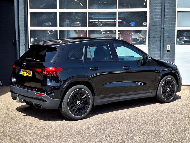 Mercedes-Benz GLA-KLASSE 180 AMG Line | Premium Plus | Panoramadak | Night Pakket | Trekhaak | Burmester | 360° Camera | Memory Pakket | Head-up Display | Sfeerverlichting | Keyless-GO | Elektrische achterklep