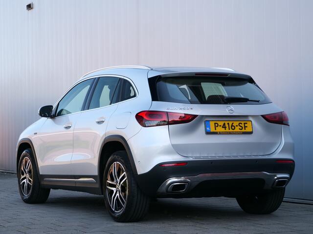 Mercedes-Benz GLA-KLASSE 250 e Style 218 Pk Automaat Navi / DAB / Camera / Apple Carplay / Stoelverwarming