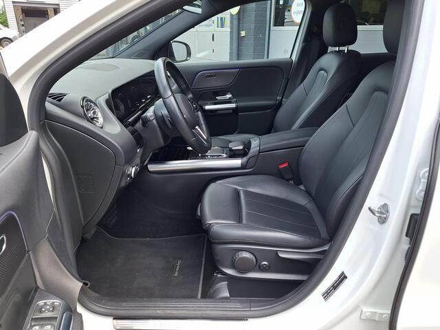 Mercedes-Benz GLA-KLASSE 200 Progressive | Trekhaak | Night Pakket | Achteruitrijcamera | Sfeerverlichting | Stoelverwarming | Widescreen | Keyless-GO | Elektrische achterklep