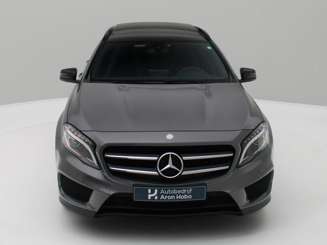 Mercedes-Benz GLA-KLASSE 180 AMG Pano, Sfeerverlichting, Stoelverwarming