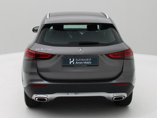 Mercedes-Benz GLA-KLASSE 250 e Progressive Camera, Carplay, Sfeerverlichting, Stoelverwarming