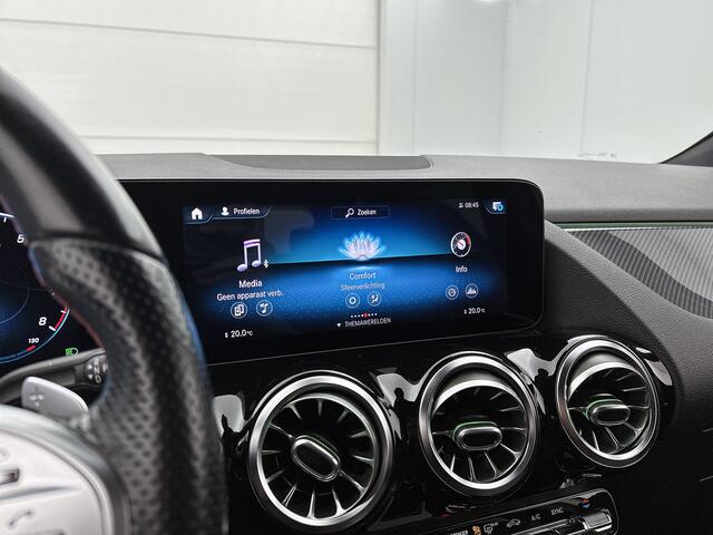 Mercedes-Benz GLA-KLASSE 200 AMG | Night pakket | Trekhaak | Sidesteps | Parkeerpakket met achtercamera | Spiegelpakket Inclusief 24 maanden MB Certified garantie voor Europa.