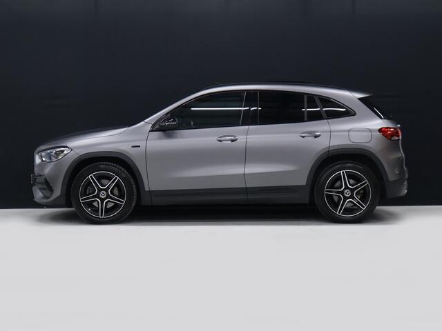 Mercedes-Benz GLA-KLASSE 250 e AMG Business Solution [SCHUIFKANTELDAK, TREKHAAK, CAMERA, PDC, CRUISE, STOELVERWARMING, DIGITAL DASH, ELEKTRISCH VERSTELBARE STOELEN, ELEKTISCHE ACHTERKLEP, NIEUWSTAAT]