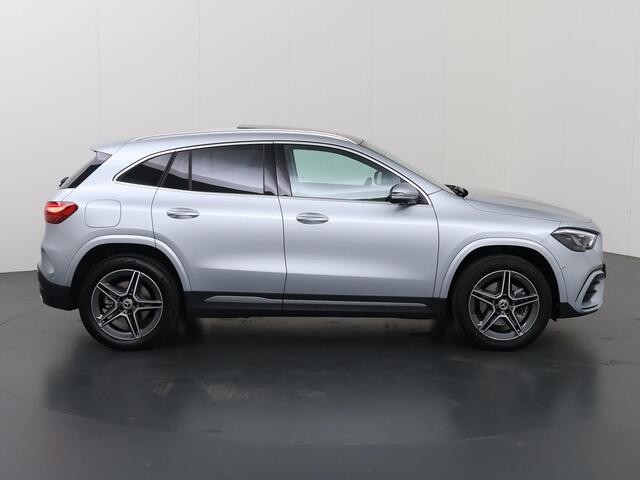 Mercedes-Benz GLA-KLASSE 250 e Business Solution AMG | Trekhaak | Memory | Headup | Digital Light | Sfeerverlichting |
