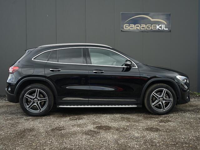 Mercedes-Benz GLA-KLASSE 250 e Business Solution AMG Limited Pano / Burmester / Sfeer verlichting / Elek stoel verst. / Carbon / Side steps / Leder / Memory / All season