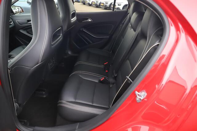 Mercedes-Benz GLA-KLASSE 200 Premium Plus AMG Automaat 19 inch LM Leder Sportstoelen Navigatie Clima Cruise Carplay