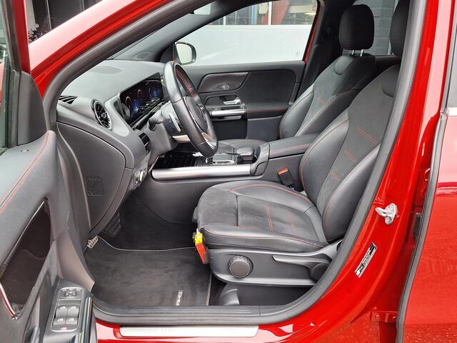 Mercedes-Benz GLA-KLASSE 250 e Business Solution AMG Limited | 360° Camera | DISTRONIC Afstandsassistent | Widescreen | Dodehoekassistentie | El. Inklapbare Buitenspiegels | LED Verlichting | Elektrische achterklep