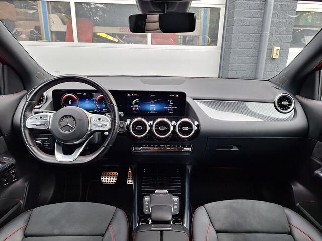Mercedes-Benz GLA-KLASSE 250 e Business Solution AMG Limited | 360° Camera | DISTRONIC Afstandsassistent | Widescreen | Dodehoekassistentie | El. Inklapbare Buitenspiegels | LED Verlichting | Elektrische achterklep