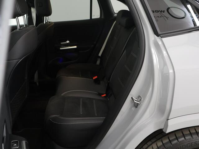 Mercedes-Benz GLA-KLASSE 250 e AMG Line | Panoramadak | Trekhaak | 20 inch | Night pakket |