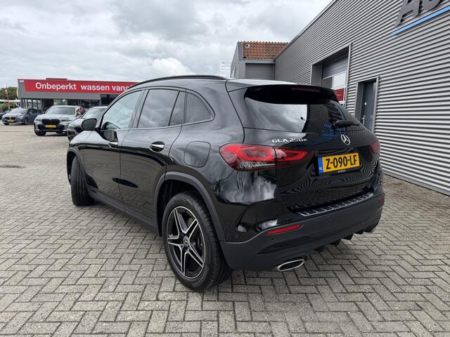 Mercedes-Benz GLA-KLASSE 250 e AMG Line Panoramadak Carplay 19 Inch Sfeerverlichting Stoelverwarming Achteruitrijcamera