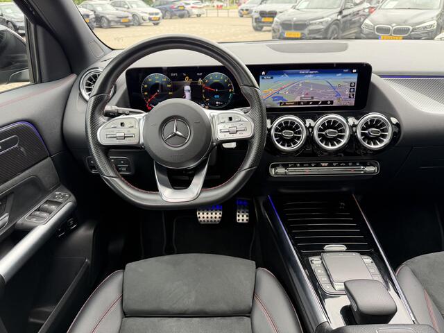 Mercedes-Benz GLA-KLASSE 250 e AMG Line Panoramadak Carplay 19 Inch Sfeerverlichting Stoelverwarming Achteruitrijcamera