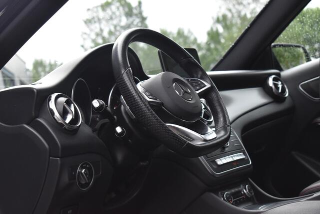 Mercedes-Benz GLA-KLASSE 180 Business Solution AMG Pano Keyless Camera