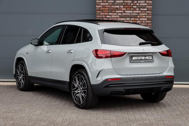 Mercedes-Benz GLA-KLASSE 250 e AMG Line | Panoramadak | Burmester | Distronic | Memory | Trekhaak | Keyless Go | Camera | Sfeerverlichting | Dodehoekassistent |