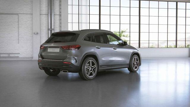 Mercedes-Benz GLA-KLASSE 200 Business Solution AMG | Night | Panoramadak | Memory stoelen | Sfeerverlichting |