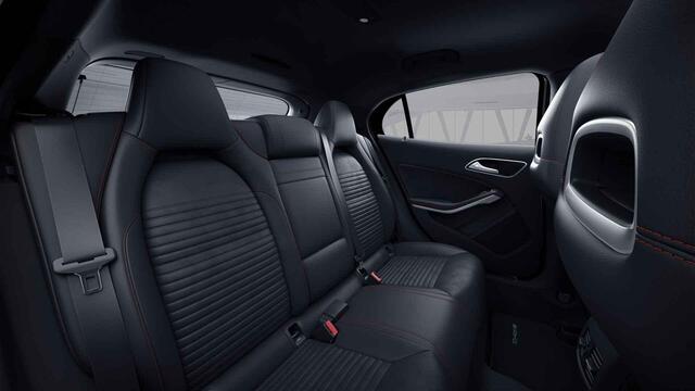 Mercedes-Benz GLA-KLASSE 180 Business Solution AMG | Night | Keyless | Achteruitrijcamera | 19" lichtmetalen velgen |