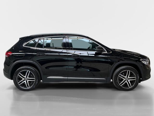 Mercedes-Benz GLA-KLASSE 250 e Progresive I Widescreen I Camera I Stoelverwarming I Leder