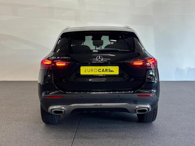 Mercedes-Benz GLA-KLASSE 250 e DCT-8 Aut. Business Solution PDC VA + Camera Navi Stoelverwarming Elektrische Klep LED Privacy Glass 11 kW laden