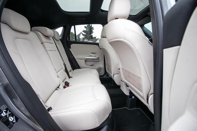 Mercedes-Benz GLA-KLASSE 250 e Luxury Line - Schuif/-kanteldak | Wegkl. Trekhaak | Beige leer | Memory