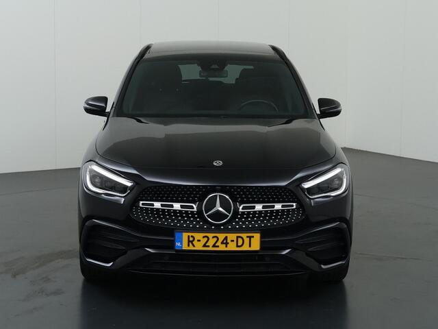 Mercedes-Benz GLA-KLASSE 250 e AMG Line | Night | Panoramadak | Leder | 19" lichtmetalen velgen | Achteruitrijcamera |