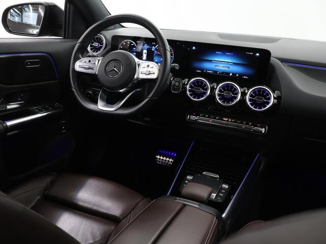 Mercedes-Benz GLA-KLASSE 250 e AMG Line | Night | Panoramadak | Leder | 19" lichtmetalen velgen | Achteruitrijcamera |