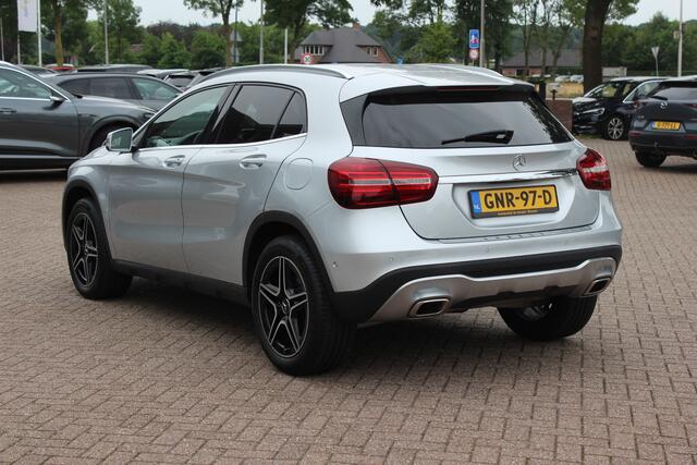 Mercedes-Benz GLA-KLASSE 250 4Matic Premium Plus / Trekhaak / 360Camera / Elektr. Stoelen / 19'' / Navigatie / Carbon intr. / Night / Dodehoek / Cruise Control
