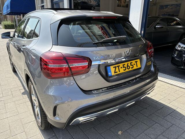 Mercedes-Benz GLA-KLASSE 180 Business Solution AMG NL AUTO/NAP/PANO/FULL OPTIONS/TOPSTAAT