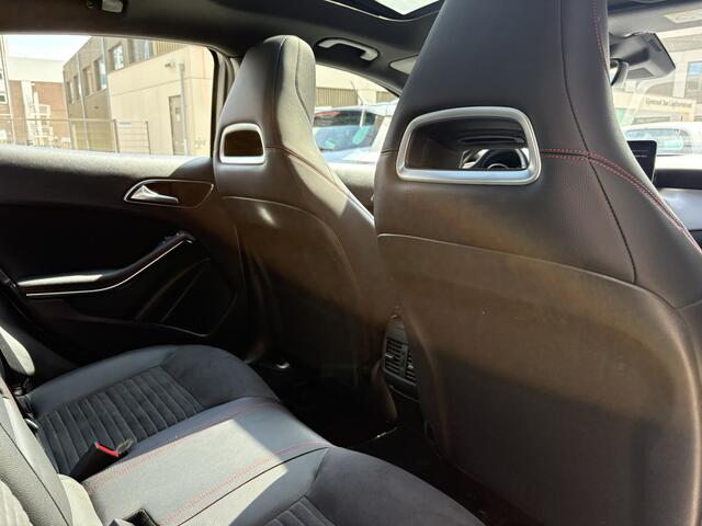 Mercedes-Benz GLA-KLASSE 180 Business Solution AMG NL AUTO/NAP/PANO/FULL OPTIONS/TOPSTAAT