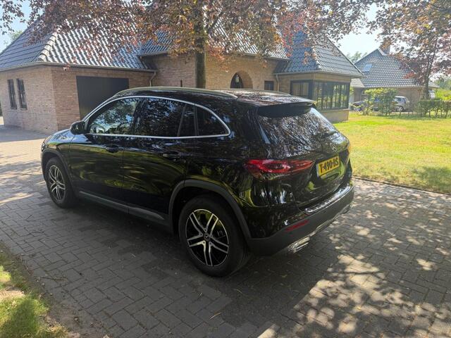 Mercedes-Benz GLA-KLASSE 250 e BnsSol Lux Ltd
