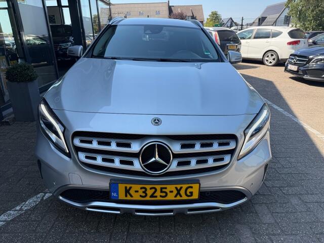 Mercedes-Benz GLA-KLASSE 180 BNSSOL AMGUPED