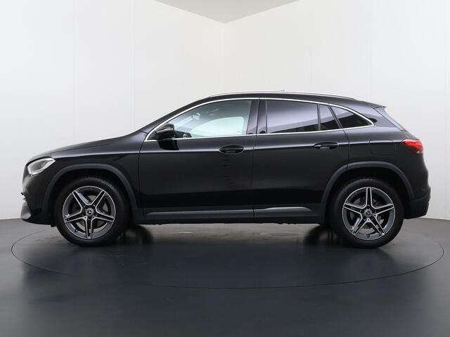 Mercedes-Benz GLA-KLASSE 250 e AMG | Panoramadak | Head-Up Display | Memorypakket | Dodehoekassistent | Apple Carplay / Android Auto