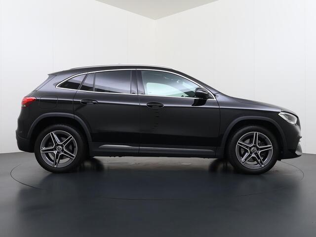 Mercedes-Benz GLA-KLASSE 250 e AMG | Panoramadak | Head-Up Display | Memorypakket | Dodehoekassistent | Apple Carplay / Android Auto