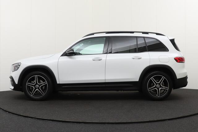 Mercedes-Benz GLB-Klasse 200 Business Solution AMG Pano-dak Memory Camera 19' LMV