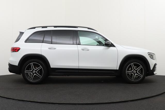 Mercedes-Benz GLB-Klasse 200 Business Solution AMG Pano-dak Memory Camera 19' LMV