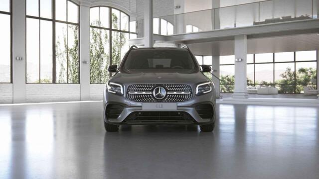 Mercedes-Benz GLB-Klasse 200 Business Solution AMG 7p. | Night | Panoramadak | 7-persoons | Keyless | Memory | Multibeam | Sfeerverlichting |