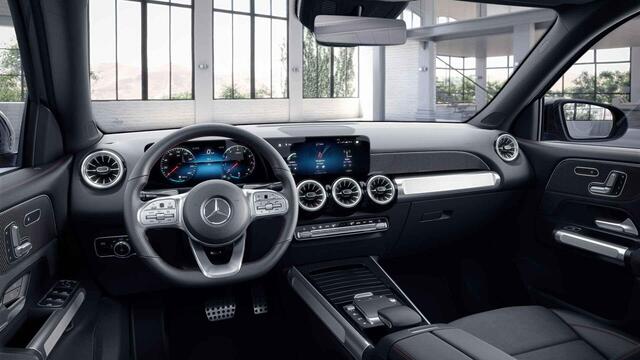 Mercedes-Benz GLB-Klasse 200 Business Solution AMG 7p. | Night | Panoramadak | 7-persoons | Keyless | Memory | Multibeam | Sfeerverlichting |