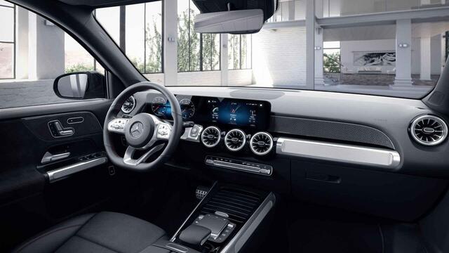 Mercedes-Benz GLB-Klasse 200 Business Solution AMG 7p. | Night | Panoramadak | 7-persoons | Keyless | Memory | Multibeam | Sfeerverlichting |