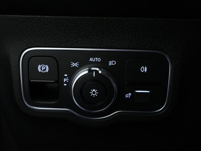 Mercedes-Benz GLB-Klasse 200 Premium Plus | Rijassistentiepakket | Multibeam led | Panoramdak | Burmester® 3D | Inclusief 24 maanden MB Certified garantie voor Europa.