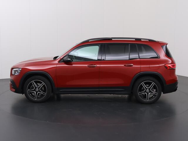 Mercedes-Benz GLB-Klasse 200 Business Solution AMG | Night | Rijassisentiepakket | Memory | Panoramadak | Stoelverwarming |