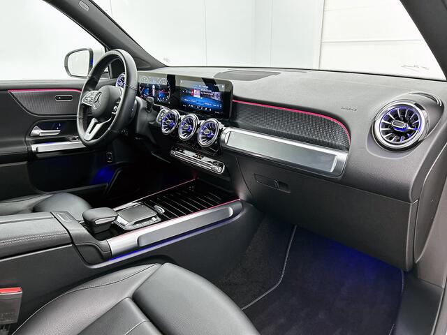 Mercedes-Benz GLB-Klasse 200 Business Solution Luxury Trekhaak | Achteruitrijcamera | DAB | Elektrische achterklep | Sfeerverlichting || Inclusief 24 maanden MB Certified garantie voor Europa.
