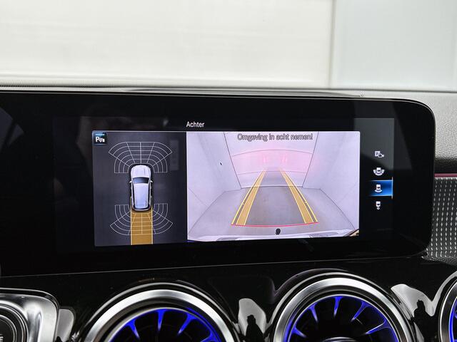 Mercedes-Benz GLB-Klasse 200 Business Solution Luxury Trekhaak | Achteruitrijcamera | DAB | Elektrische achterklep | Sfeerverlichting || Inclusief 24 maanden MB Certified garantie voor Europa.