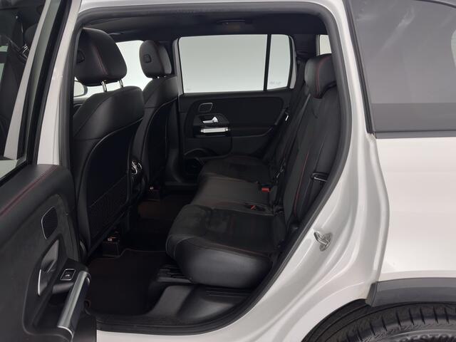 Mercedes-Benz GLB-Klasse 250 4MATIC Premium Aut. *PANO | LEATHER-MICROFIBRE | FULL-LED | BURMESTER-SOUND | TOP-VIEW | ADAPTIVE-CRUISE | BLIND-SPOT | MEMORY-PACK | WIDESCREEN-COCKPIT | KEYLESS | HEATED-SPORTSEATS | AMBIENT-LIGHT | CARPL
