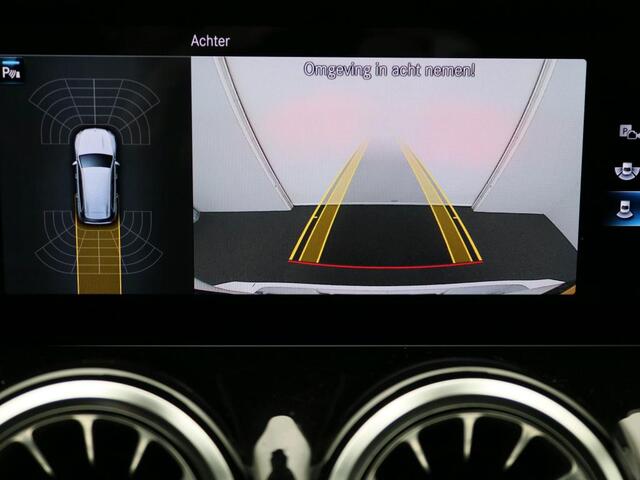 Mercedes-Benz GLB-Klasse 200 Progressive Ledkoplampen | Dodehoekassistent | Achteruitrijcamera | Easy Pack Achterklep | MBUX Augmented reality voor navigatie | Inclusief 24 maanden Mercedes-Benz Certified garantie voor Europa.