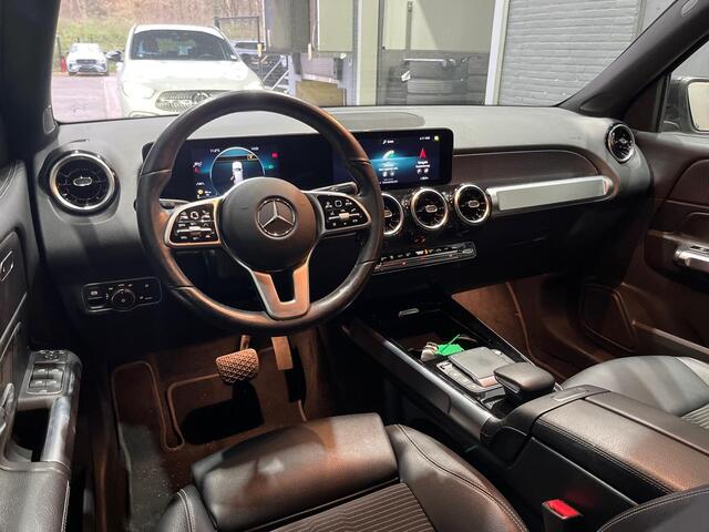 Mercedes-Benz GLB-Klasse 200 | Trekhaak | ACC | Camera | Stoelverwarming | Getint Glas