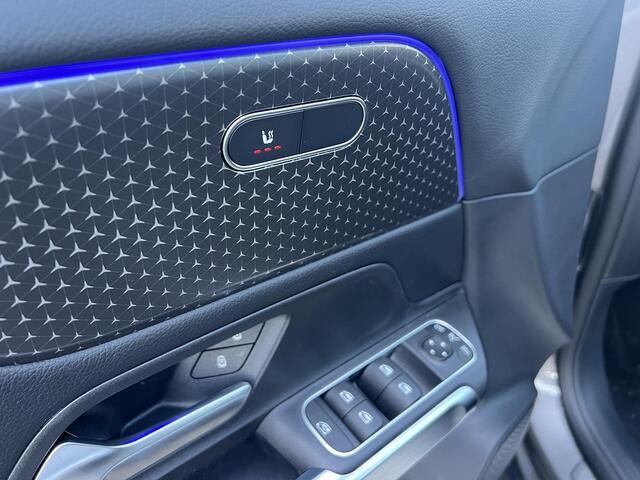 Mercedes-Benz GLB-Klasse 180 Star Edition Luxury | Panoramadak | 360° Camera | Dodehoekassistent | MULTIBEAM LED Koplampen | Stoelverwarming | Sfeerverlichting | Elektrische Achterklep | Elektrisch Inklapbare Buitenspiegels | Parkeersensoren