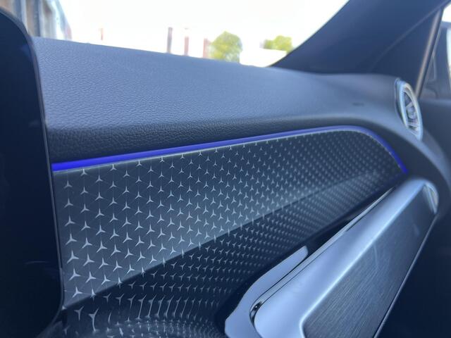 Mercedes-Benz GLB-Klasse 180 Star Edition Luxury | Panoramadak | 360° Camera | Dodehoekassistent | MULTIBEAM LED Koplampen | Stoelverwarming | Sfeerverlichting | Elektrische Achterklep | Elektrisch Inklapbare Buitenspiegels | Parkeersensoren