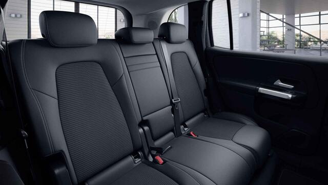 Mercedes-Benz GLB-Klasse 180 Business Solution Luxury | Stoelverwarming | Widescreen | Achteruitrijcamera |