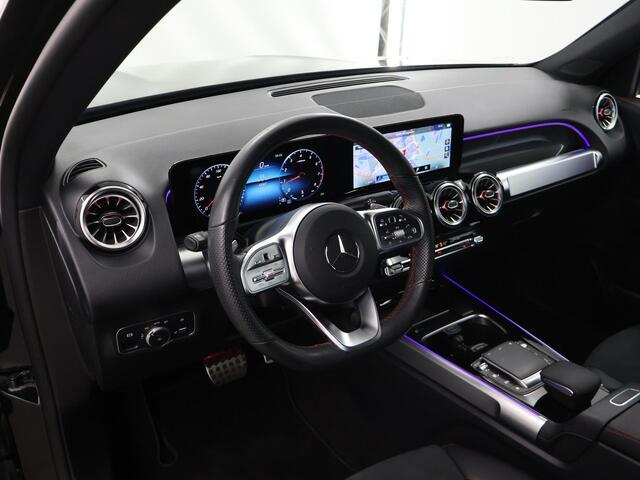 Mercedes-Benz GLB-Klasse 200 Premium Plus | AMG | Multibeam | 19" lichtmetalen velgen | Widescreen | Stoelverwarming |